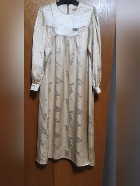 Tory Burch Elegant Silver And Cream Long-Sleeve Floral Dress Size M . No Belt